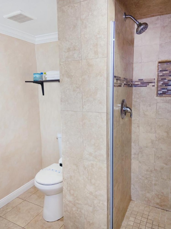 Nite Inn at Universal City - Walking Distance to Universal Studios Hollywood image 86