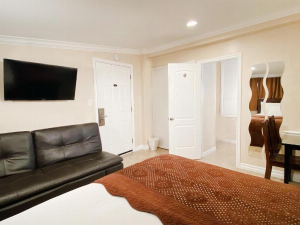 Nite Inn at Universal City - Walking Distance to Universal Studios Hollywood image 92